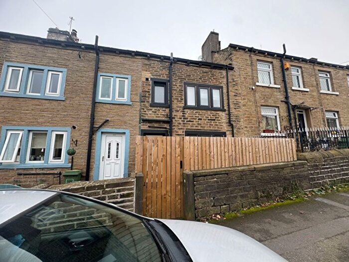 1 Bedroom Cottage To Rent In Blackmoorfoot Road, Crosland Moor, Huddersfield, HD4