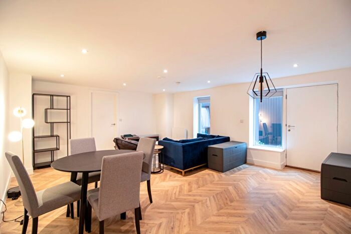 2 Bedroom Flat To Rent In Briggate, Leeds, LS1