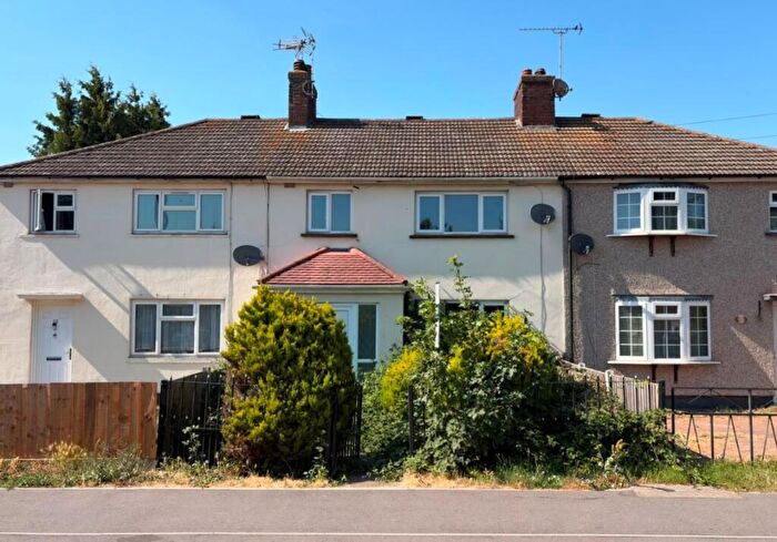 3 Bedroom Terraced House For Sale In Brennan Road, Tilbury, Essex, RM18