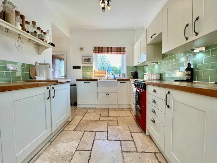 3 Bedroom Detached House For Sale In Beith Road, Glengarnock, Beith, KA14