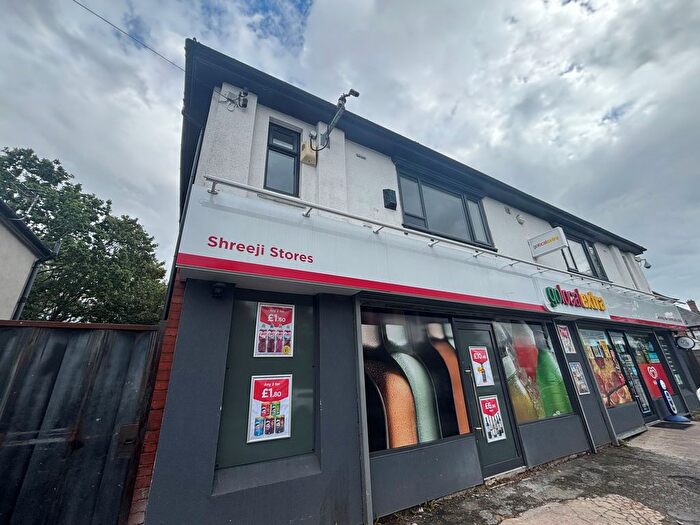 2 Bedroom Flat To Rent In Broadway, Manchester, M40