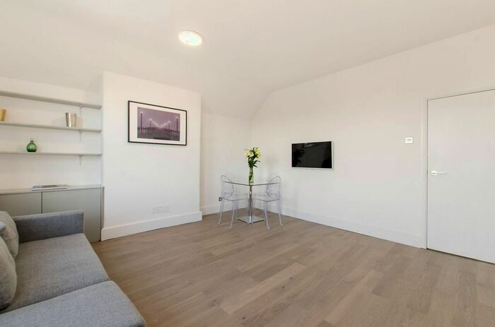 1 Bedroom Flat To Rent In London Road, Tooting, London, SW17