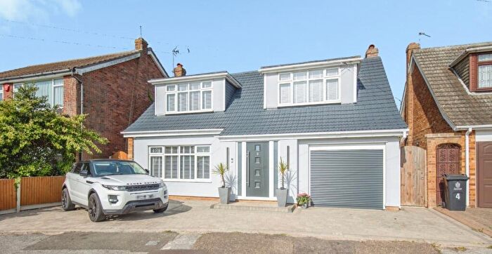 4 Bedroom Detached House For Sale In Richmond Drive, Clacton-On-Sea, CO15