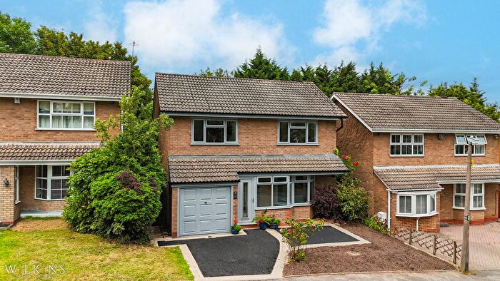4 Bedroom Detached House For Sale In Kingsleigh Drive, Birmingham, West Midlands, B36