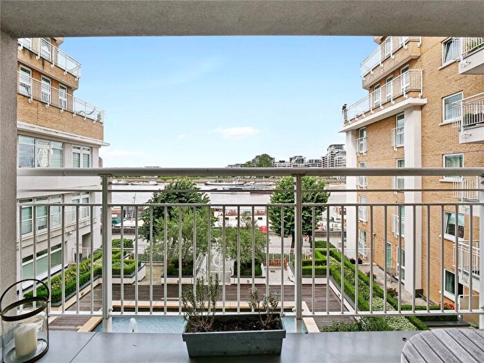 2 Bedroom Flat To Rent In Oyster Wharf, Lombard Road, SW11