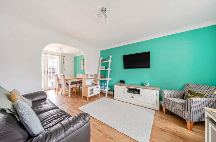 3 Bedroom Semi-Detached House For Sale In Nightingale Way, Walton Cardiff, Tewkesbury, GL20