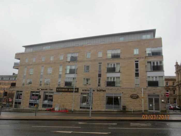 2 Bedroom Flat To Rent In Town Hall Street East, Halifax, HX1