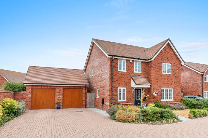 4 Bedroom Detached House For Sale In Blessbury Close, Stoke Mandeville, HP22