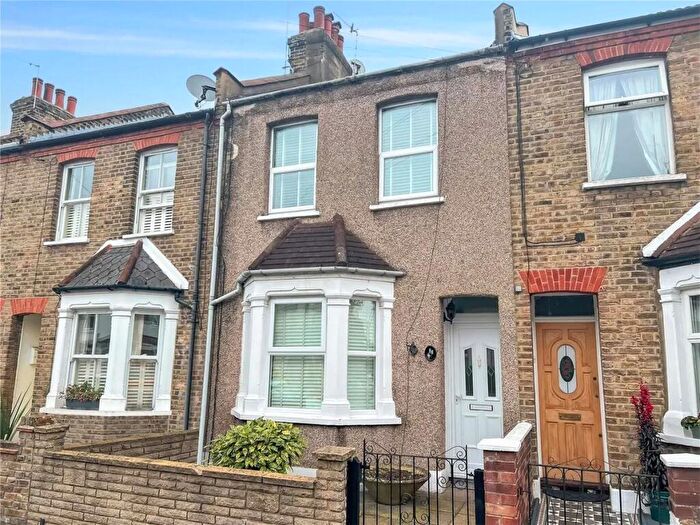 3 Bedroom Terraced House For Sale In Kirkham Street, London, SE18