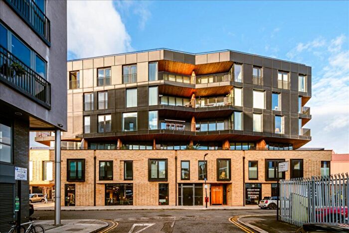 3 Bedroom Duplex For Sale In The Fisheries, London Fields, E8