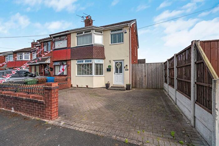 3 Bedroom Semi-detached House For Sale In Angus Avenuee, Leigh, WN7