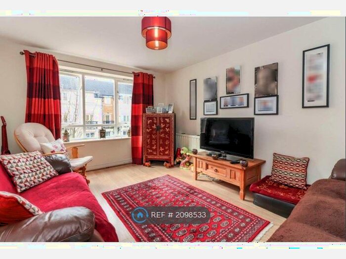 2 Bedroom Flat To Rent In Ovaltine Court, Kings Langley, WD4