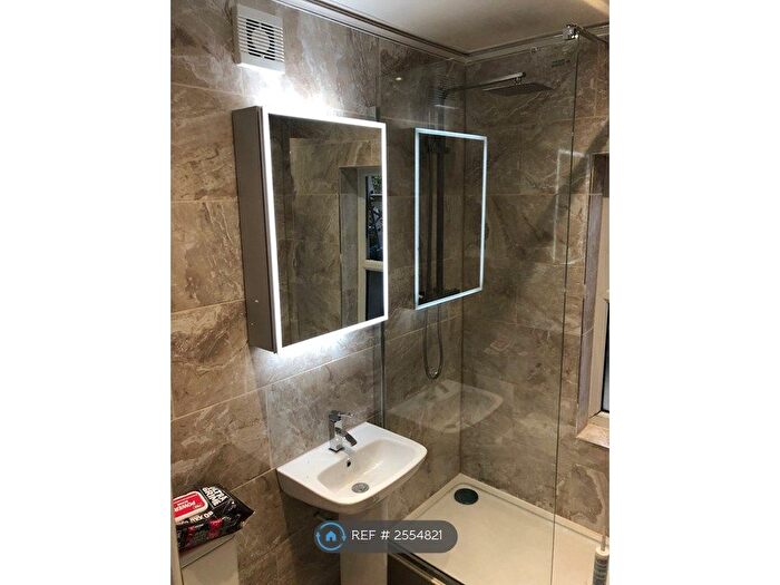 3 Bedroom Semi-Detached House To Rent In Pym Street, Nottingham, NG3