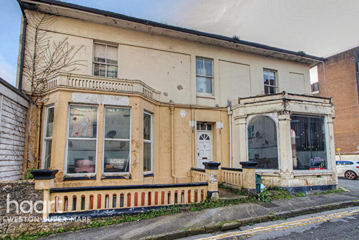 1 Bedroom Flat For Sale In Upper Church Road, Weston-Super-Mare, BS23