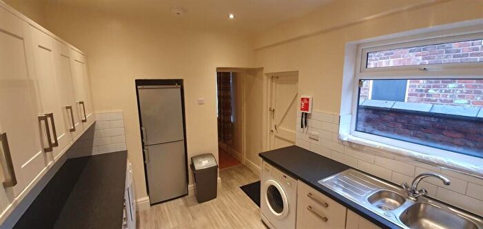 5 Bedroom House To Rent In Rusholme Place, Manchester, M14