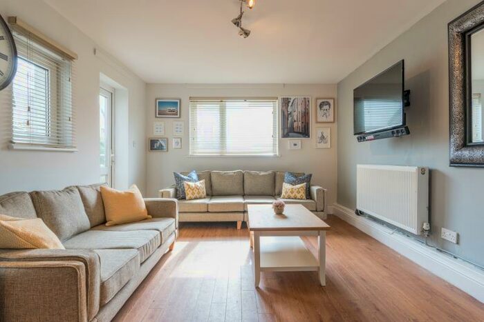 7 Bedroom Terraced House To Rent In Richard Street, Cardiff, CF24