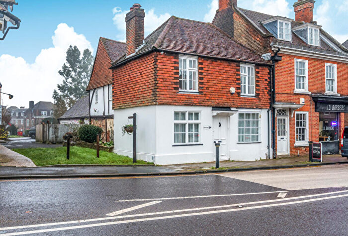 3 Bedroom Link Detached House For Sale In High Street, Merstham, Redhill, Surrey, RH1
