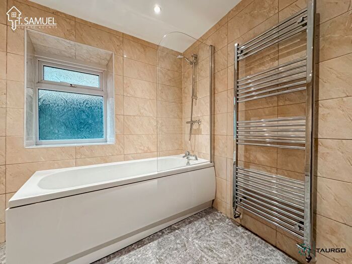 3 Bedroom End Of Terrace House For Sale In Church Crescent, Ebbw Vale, NP23