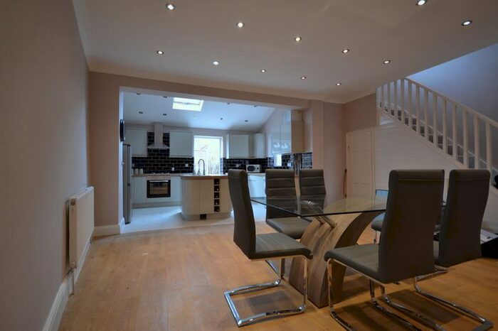 4 Bedroom End Of Terrace House To Rent In Renness Road, London, E17