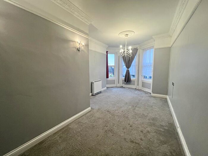 Flat To Rent In London Road, Brentwood, CM14