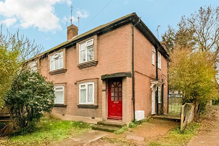 2 Bedroom Maisonette For Sale In Gifford Gardens, London, W7