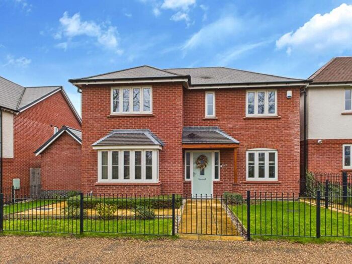 4 Bedroom Detached House For Sale In Dunnock Drive, Stapleford, Nottingham, NG9