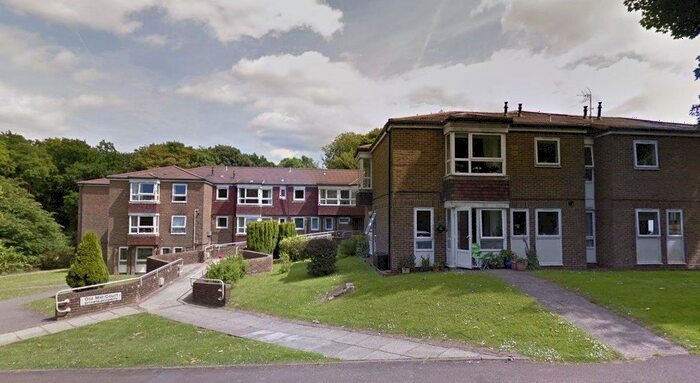 2 Bedroom Flat To Rent In Pine Grove, Crowborough, TN6