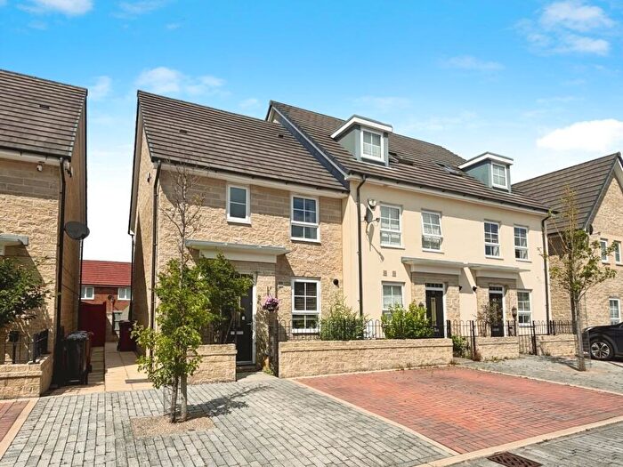 3 Bedroom Semi Detached House For Sale In Pudding Lane, Hyde, Greater Manchester, SK14