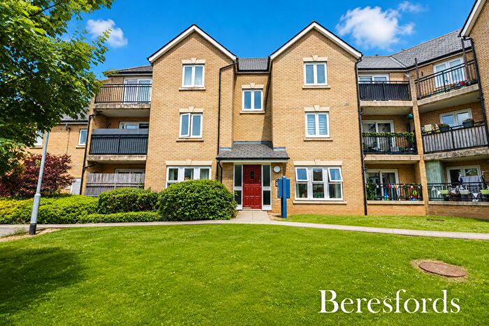 3 Bedroom Flat For Sale In Hawkes Road, Witham, CM8