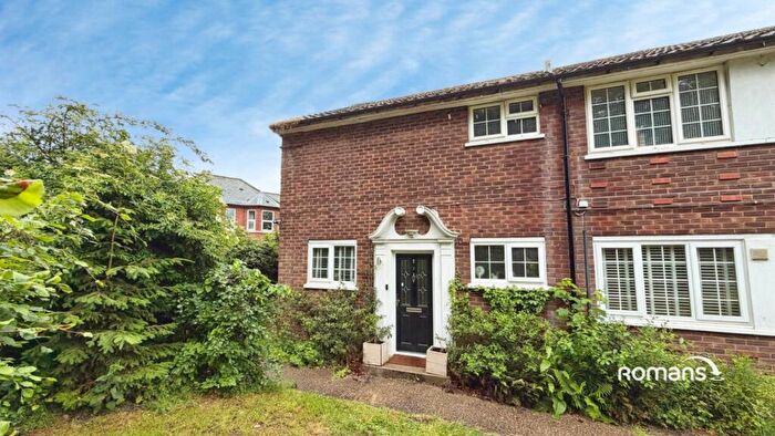 2 Bedroom Maisonette For Sale In Devonshire Place, Basingstoke, Hampshire, RG21