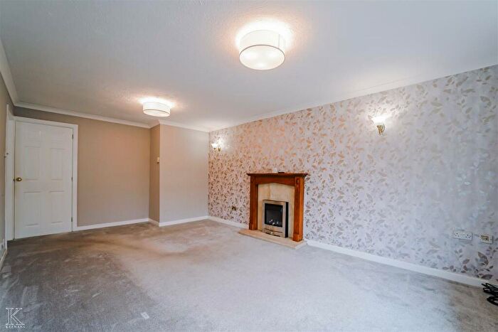 2 Bedroom Semi-Detached Bungalow For Sale In Sunnybank Close, Rossendale, BB4