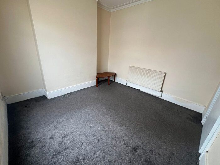 1 Bedroom Flat To Rent In Sunnyside Road, Ilford, Essex, IG1