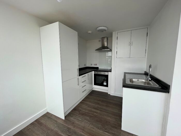 1 Bedroom Flat To Rent In Apple Building, Oldham Road, Manchester, Greater Manchester, M40
