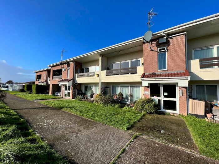 2 Bedroom Flat To Rent In Kings Court South, BN23