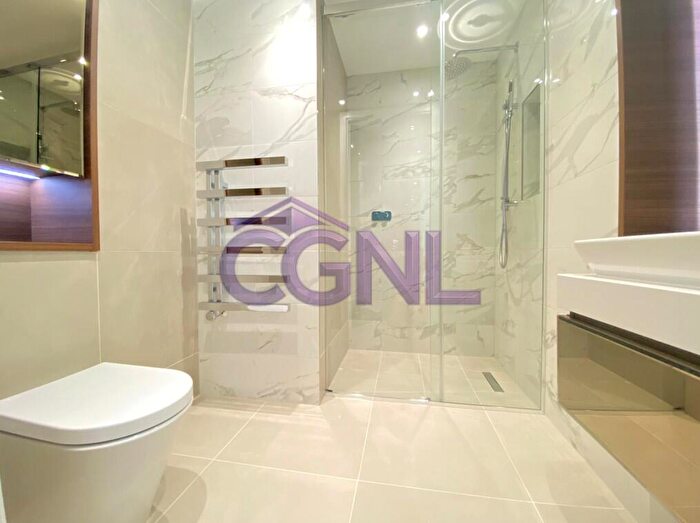 2 Bedroom Flat To Rent In Neroli House, Piazza Walk, Tower Hamlets, London, E1