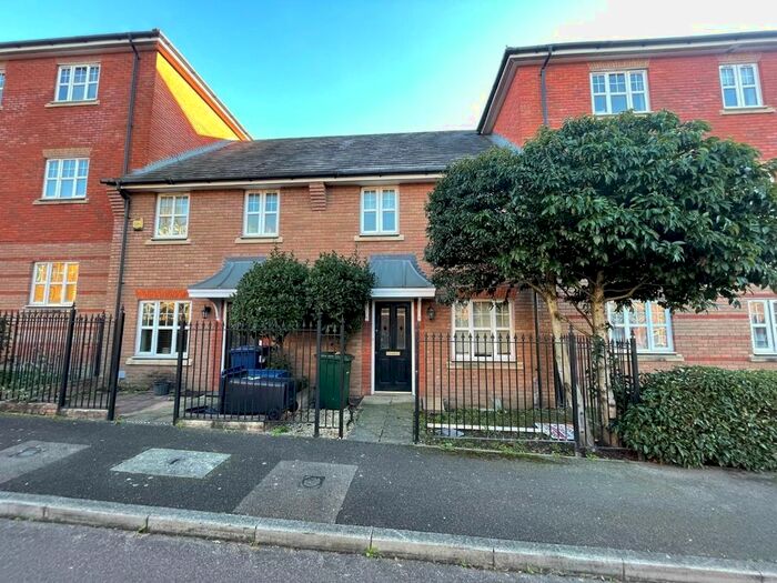 3 Bedroom Terraced House To Rent In Kingsbridge Drive, Mill Hill, NW7