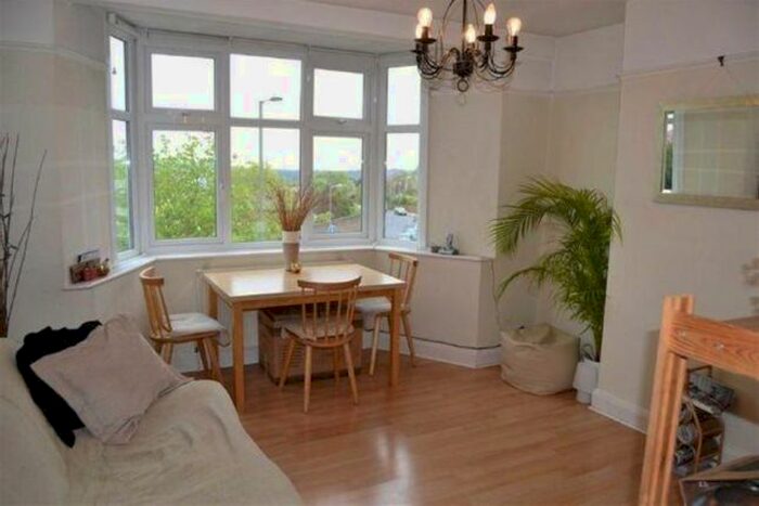 2 Bedroom Flat To Rent In Sherwood Hall, East End Road, East Finchley, N2