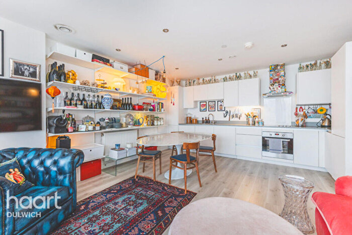 2 Bedroom Flat For Sale In Meeting House Lane, London, SE15