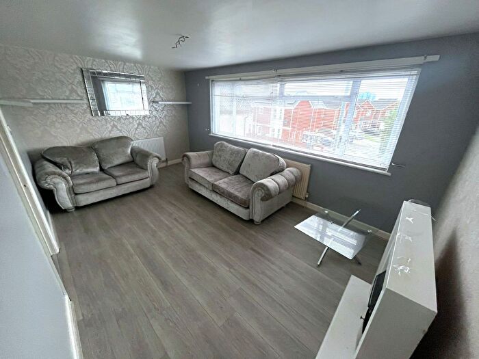 2 Bedroom Flat To Rent In High Street, Luton, LU4