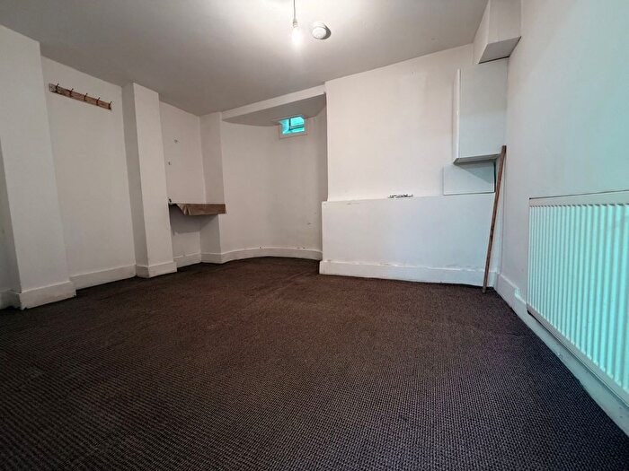 1 Bedroom Flat To Rent In Herbert Street, E13