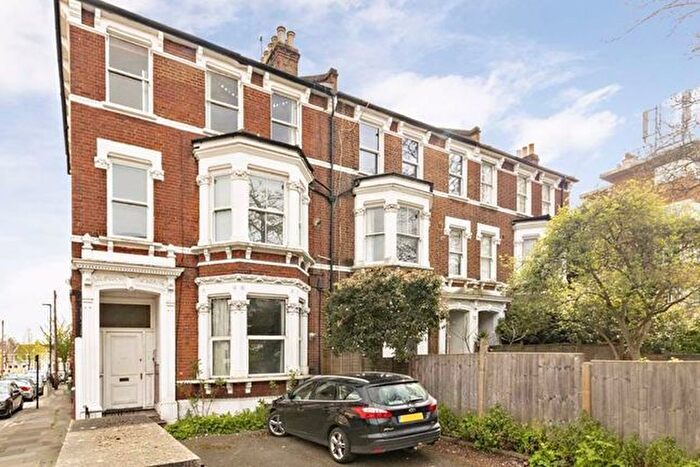 1 Bedroom Flat To Rent In Clapham Road, Stockwell, SW9