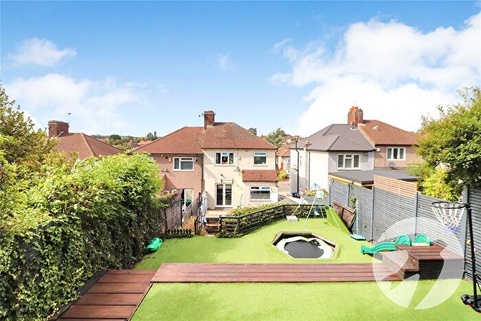 3 Bedroom Semi-detached House For Sale In Edendale Road, Bexleyheath, DA7