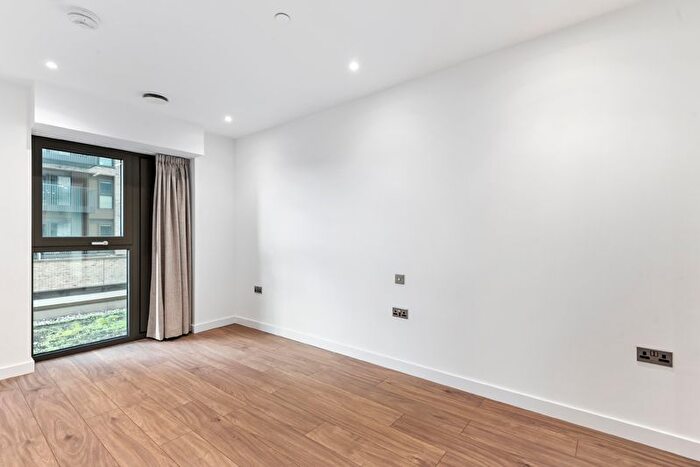 1 Bedroom Flat To Rent In Uncle Acton, Victoria Road, London, W3