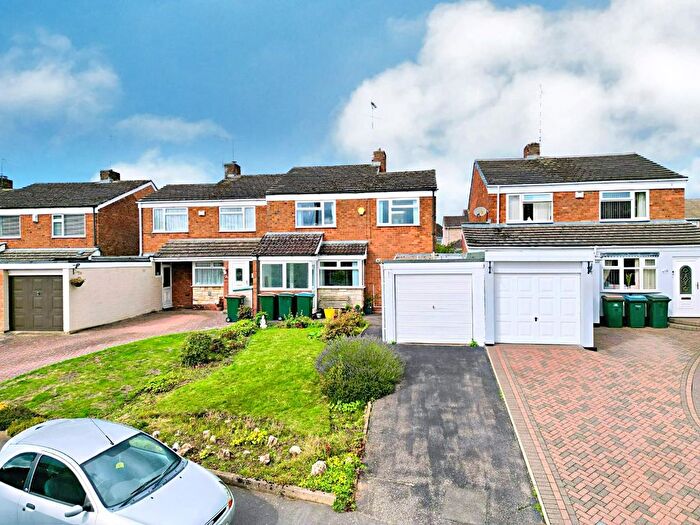 3 Bedroom Semi-Detached House For Sale In Porlock Close, Styvechale, Coventry, CV3