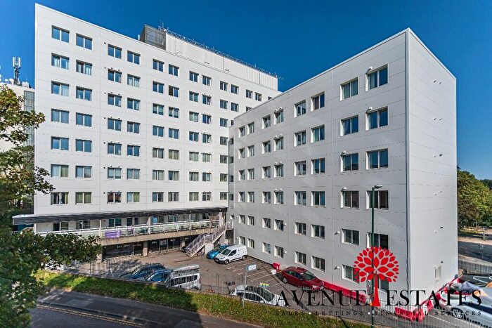 2 Bedroom Apartment To Rent In Prince Of Wales Road, Bournemouth, Dorset, BH4