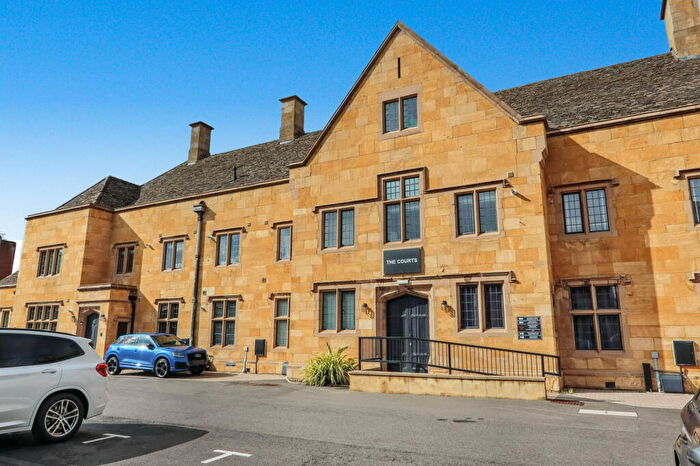 2 Bedroom Apartment For Sale In The Courts, Warwick Road, Banbury, OX16