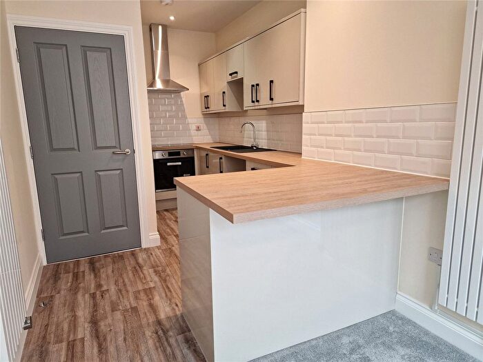 1 Bedroom Flat To Rent In Westgate, Dewsbury, West Yorkshire, WF13