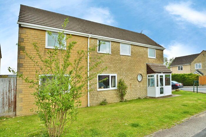 4 Bedroom Detached House For Sale In Oak Way, South Cerney, Gloucestershire, GL7