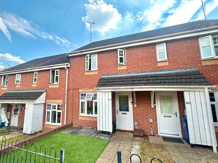 3 Bedroom Terraced House For Sale In Wrens Nest Road, Dudley, DY1