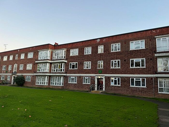 1 Bedroom Apartment For Sale In Longbridge Road, Barking, IG11